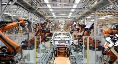 Sanayi üretimi Nisan'da yıllık yüzde 0,7 azaldı