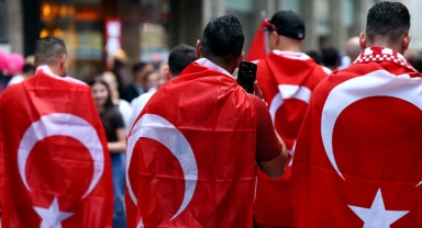 Türkiye-Portekiz maçı öncesi Türk taraftarların coşkusu