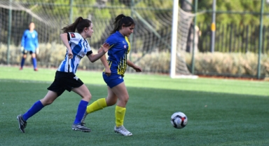 U13-U15 Kız Futbol Ligi'nde ilk düdük çaldı