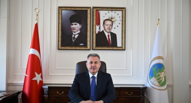 Vali Elban İzmirlilerin bayramını kutladı