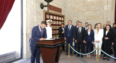 Başkan Erman'dan Anıtkabir ziyareti