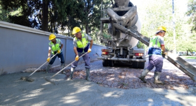 Bornova Belediyesi'nden moto kuryelere özel park alanı