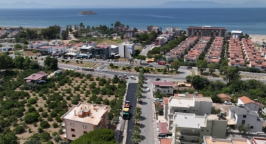 Büyükşehir'den asfalt atağı: Kemalpaşa ve Menderes’in yolları yenileniyor