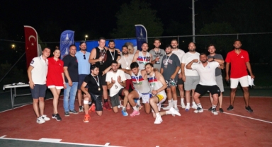 Gençler sokağa ayak, potaya smaç bastı... Potada kıyasıya rekabet