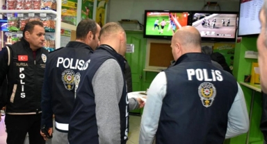  İzmir'de 'Demirbaşlar Çetesi'ne operasyon: 12 gözaltı