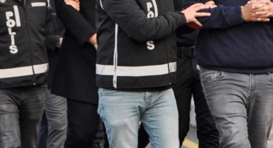 İzmir'de fuhuş operasyonu: 5 zanlı tutuklandı