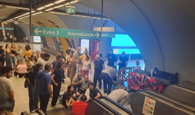 İzmir'de Üçyol Metro İstasyonu'nda yürüyen merdiven çöktü: Çok sayıda yaralı var!
