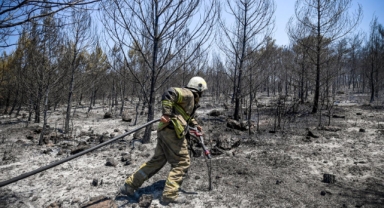 İzmir'in zorlu sınavı! İtfaiye ekipleri 24 saat nöbette