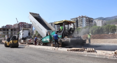 Kemalpaşa ve Menderes'in yolları yenileniyor