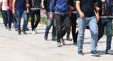 Ödemiş'te otomobilde patlayıcı bulundu: 6 kişi yakalandı 