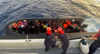 Seferihisar açıklarında 33 göçmen yakalandı