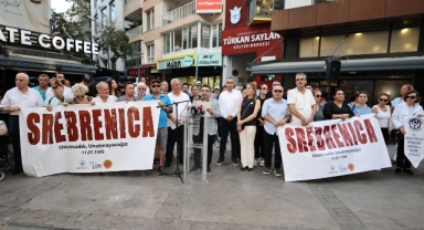 Srebrenitsa Katliamı’nda hayatını kaybedenler Konak’ta anıldı