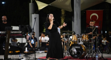 Çamdibi Atatürk Parkı'nda yaz konseri