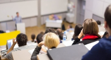 Ekonomik kriz, eğitimin önüne geçiyor: Milyonlarca öğrenci okulu bıraktı! 