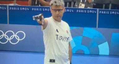 Eli cebinde madalya kazandı: Sosyal medyada gündem oldu 