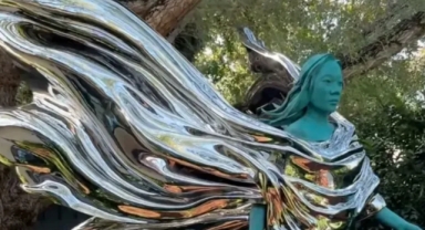 Facebook'un kurucusu Mark Zuckerberg, eşi Priscilla Chan'a olan sevgisini göstermek için Roma geleneğine uygun heykel yaptırdı 