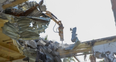 Kaçak yapıyla mücadele sürüyor… Mandela’s Ubuntu yıkılıyor! 