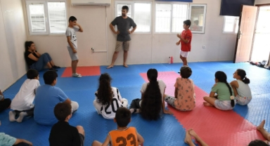 Karabağlar Belediyesi ve Halkevleri’nden çocuklara yaz kursu