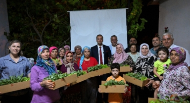 Kışlık sebzeler belediyeden: Bornova’da tarıma destek
