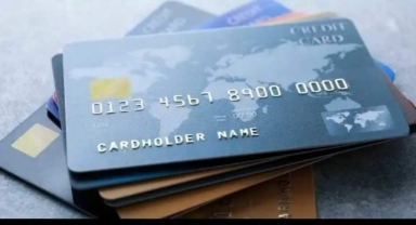 Kredi faizi arttı vatandaş karta yüklendi