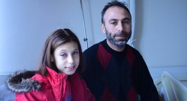 Market poşetini açarken gözünden oluyordu! 