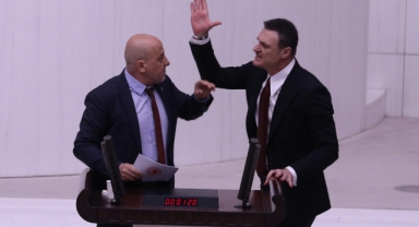 Özgür Özel, Alpay Özalan’ı eleştirdi: “Alpay, demokrasi mikrobudur”