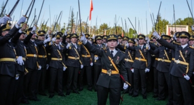 AK Parti’de “yemin” krizi: “Senin gibi çöpler sayesinde…”