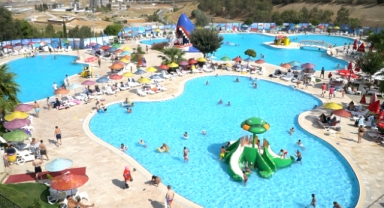 Aqua Yaşam Havuzları İzmir’in gözdesi oldu