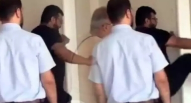 Müdür yardımcısının kapısını kırmıştı: O okul müdürü açığa alındı