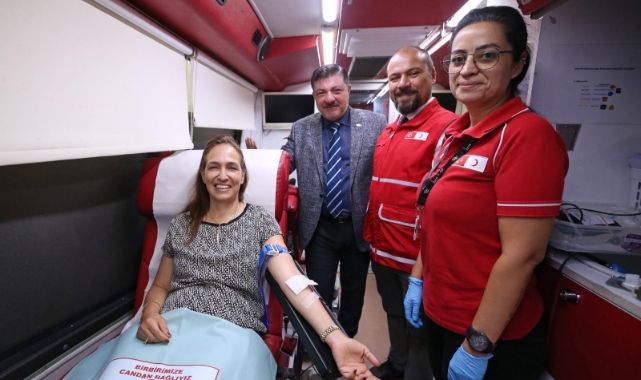 Başkan Ünsal kan bağışladı, destek çağrısı yaptı