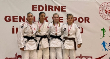 Büyükşehir'in altın kızları Uluslararası Judo Turnuvası’nda altın madalya kazandı