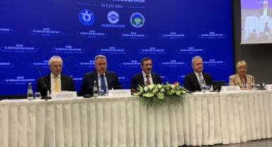 Cevdet Yılmaz’dan İzmir’de ekonomi buluşması: Tek haneli enflasyon için tarih verdi!