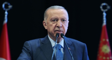 Cumhurbaşkanı Erdoğan teğmenleri hedef aldı: Bu kılıçları kime çekiyorsunuz?