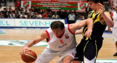 Eski milli takım oyuncusundan acı haber: Evinde ölü bulundu!