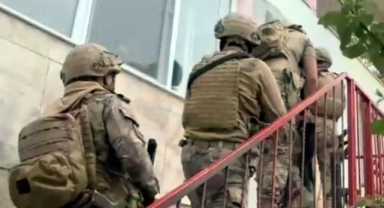 FETÖ/PDY terör örgütüne yönelik operasyonlar devam ediyor: Hücre evlerine baskın!