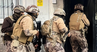 İzmir'de FETÖ ve TKEP/L terör örgütleriyle mücadele sürüyor: 7 sanığa gözaltı