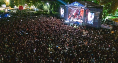 İzmir Fuarı'nda muhteşem final: Haluk Levent ile unutulmaz 9 Eylül coşkusu 