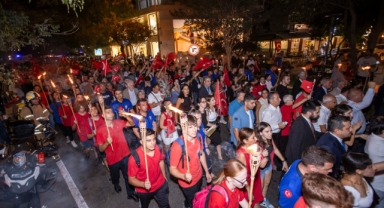 İzmir kurtuluşun 102’nci yıl dönümünde tek ses: Mustafa Kemal’in askerleriyiz