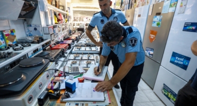 Karşıyaka’da zabıta ekiplerinden işgal denetimi 