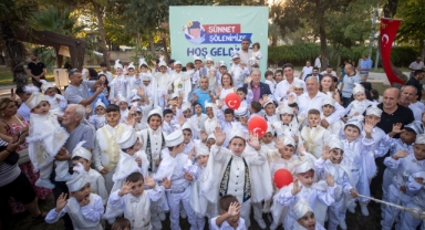 Konak'ta dayanışma şöleni: Sünnet çocukları ve aileleri doyasıya eğlendi