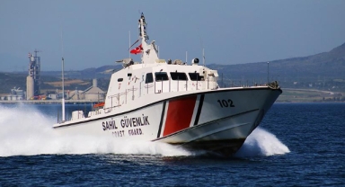 Muğla açıklarında kaçakların bindiği bot devrildi: 15 düzensiz göçmen kurtarıldı