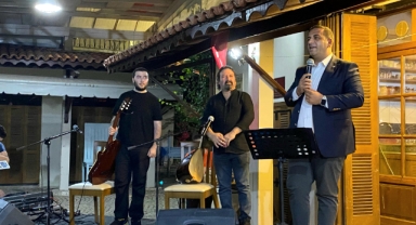 Narlıdere'de müzik konuştu: Sonere Bektaş konserine yoğun ilgi