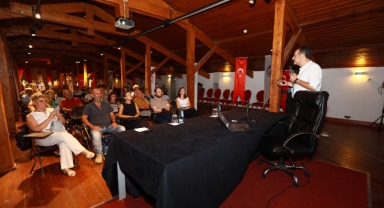 Selçuk Efes Kent Belleği’nde Ayasuluk Kazıları Söyleşisi