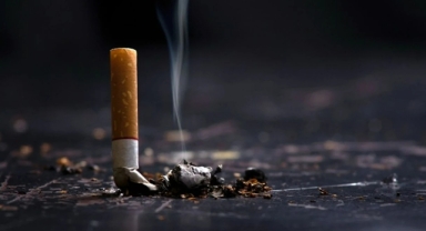 Sigaraya dev zam yolda 