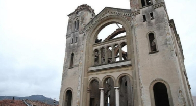 Yıllardır restore edilmedi: Tarihi kilise atıl kaldı! 