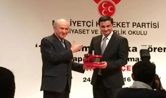 Bahçeli’nin Öcalan çağrısını eleştirmişti: MHP’li isim görevden alındı!