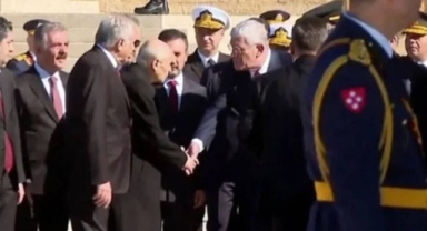 Bahçeli'yle el sıkışması üzerine Dervişoğlu, Demirel ve Ecevit'i hatırlattı