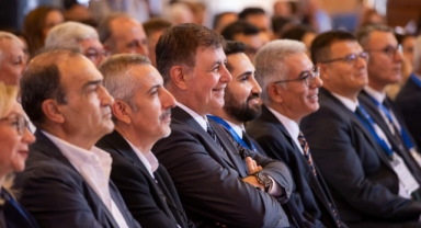 Başkan Tugay’dan akıllı yönetim sistemi hedefi