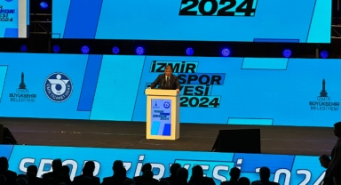 Başkan Tugay müdahale etti: İzmir Spor Zirvesi’nde İstiklal Marşı krizi! 