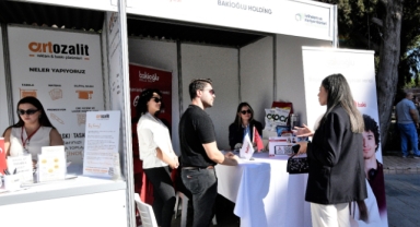 Bornova'da 3 bin iş fırsatı: İstihdam ve Kariyer Günleri başladı